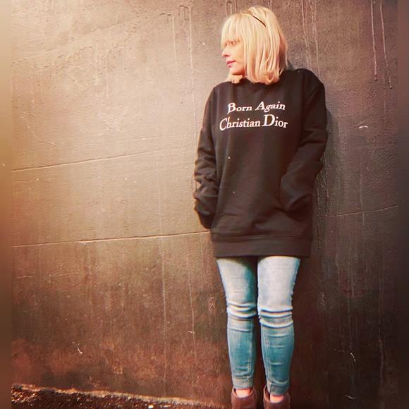 Meet your Posher, Stefanie - Picture 2 of 2